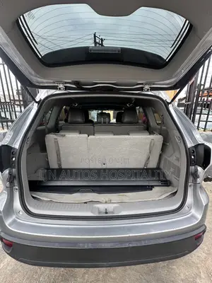 Toyota Highlander XLE 4dr SUV (3.5L 6cyl 6A) 2015 Gray