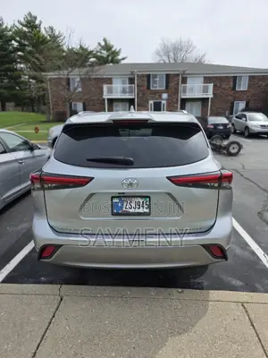 Toyota Highlander Platinum AWD 2024 Silver