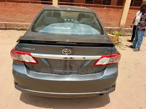 Toyota Corolla S 5-Speed 2013 Gray