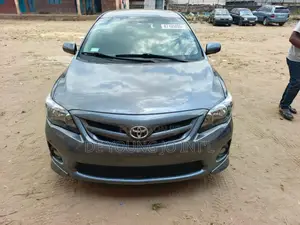 Toyota Corolla S 5-Speed 2013 Gray