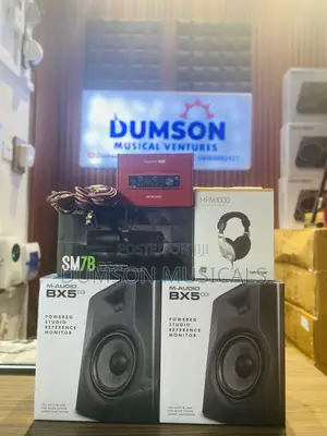 Bx5d3 M-Audio Studio Monitor, Shure Sm7b, 2i2 Scarlett Soundcard
