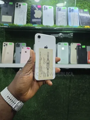 Apple iPhone XR 64 GB White