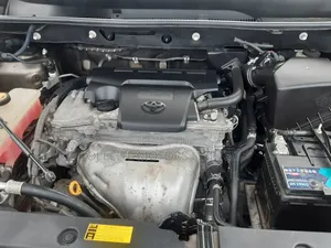 Toyota RAV4 XLE 4dr SUV AWD (2.5L 4cyl 6A) 2015 Gray