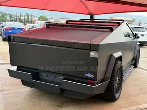 Tesla Cybertruck Cyberbeast AWD 2025 Gray