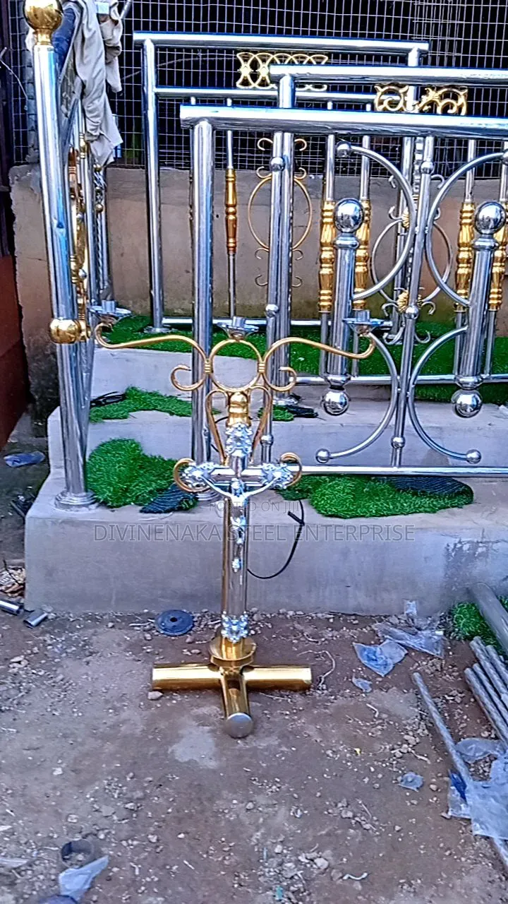 3 Cable Stand