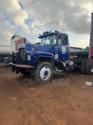 Nigeria Used Mack Truck R Model With Flat Body 1982 Blue
