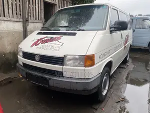 Volkswagen Transporter 2002 White