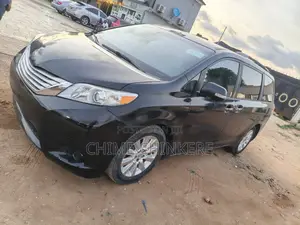 Toyota Sienna 2014 Black