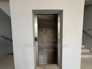 3bdrm Apartment in Lekki Phase1 for rent