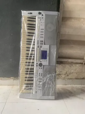 Yamaha PSR S550 Keyboard