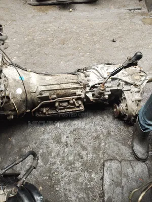 Gearbox for Nissan Pathfinder 1998.