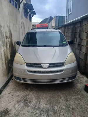 Toyota Sienna 2005 Silver