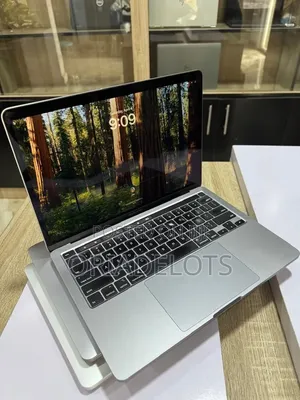 Laptop Apple MacBook Pro 2020 8GB Intel Core i5 SSD 256GB