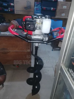 Handheld Petrol-powered Earth Auger