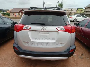 Toyota RAV4 Limited 4dr SUV (2.5L 4cyl 6A) 2015 Silver