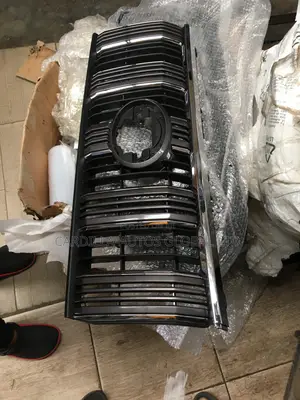 Front Grille Prado 2018