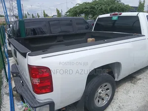 Chevrolet Silverado 2011 Off white