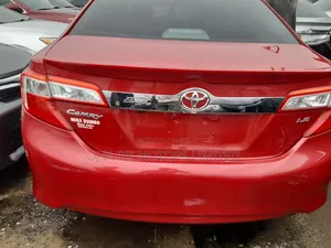 Toyota Camry LE 4dr Sedan w/Prod. End 11/13 (2.5L 4cyl 6A) 2014 Red