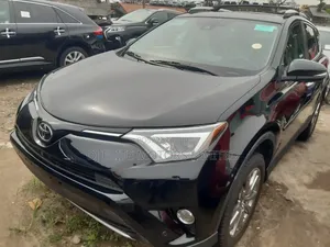 Toyota RAV4 XLE FWD (2.5L 4cyl 6A) 2017 Black