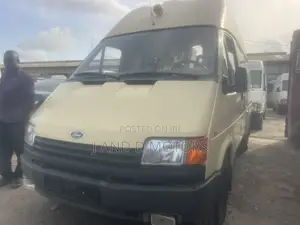 Ford Transit 2002 Gold
