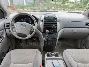 Toyota Sienna 2007 Silver
