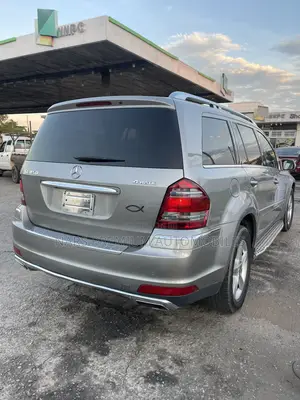 Mercedes-Benz GL-Class 2006 Gold