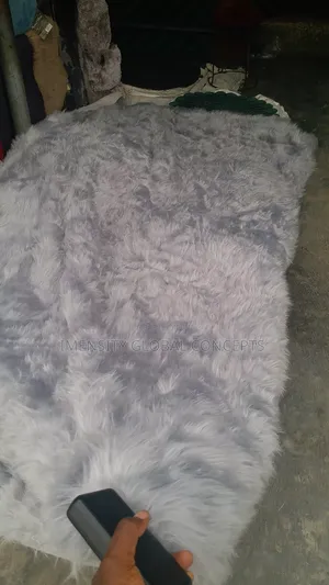 High Quality Rockfella Fur Rug, Size 8/11