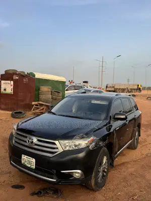 Toyota Highlander Limited 3.5L 2WD 2013 Black