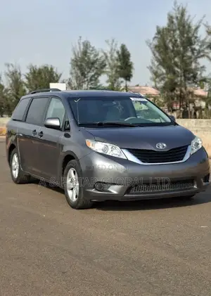 Toyota Sienna LE 7 Passenger 2011 Gray