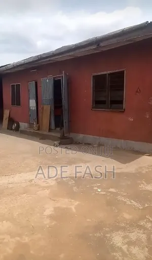 4bdrm Bungalow in Akure for sale
