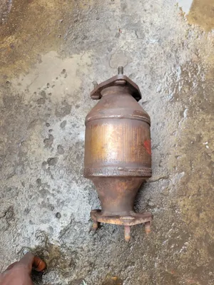Direct Tokunbo Center Catalyst for Honda Accord 2008 Model 4plug