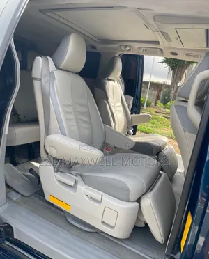 Toyota Sienna Limited 7 Passenger 2011 Blue