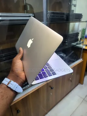 Laptop Apple MacBook Air 2012 4GB Intel Core i5 SSD 256GB