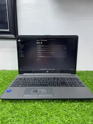 Laptop HP 250 G10 8GB Intel Core i5 SSD 256GB