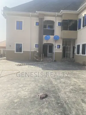 2bdrm Block of Flats in In An Estate, FHA for rent