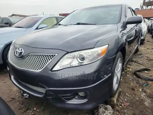 Toyota Camry SE V6 4dr Sedan (3.5L 6cyl 6AM) 2010 Gray