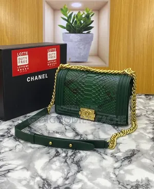 Black Quilted Chain Shoulder Chanel Bag