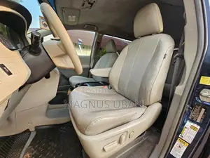 Toyota Sienna LE 7 Passenger Mobility 2011 Blue