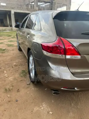 Toyota Venza V6 AWD 2011 Brown
