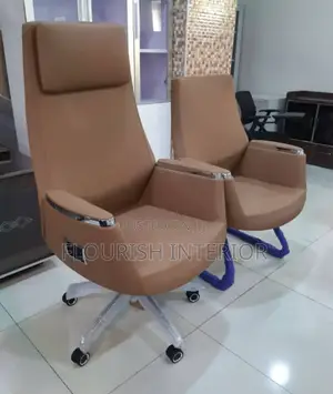 Executive Quality Imported Director Luxury Office Swivel Chair.