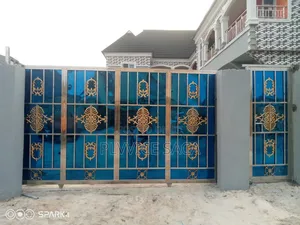 Stainless Steel Gate Tempo Design