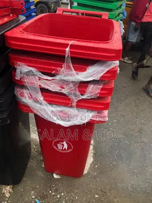 240l Heavy Duty Plastic Waste Bin / Dust Bin With Wheels