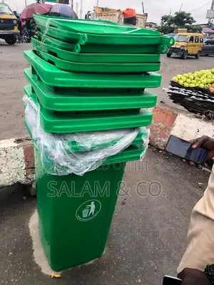 240l Heavy Duty Plastic Waste Bin / Dust Bin With Wheels