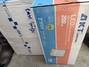 Akt 200 Watts Light