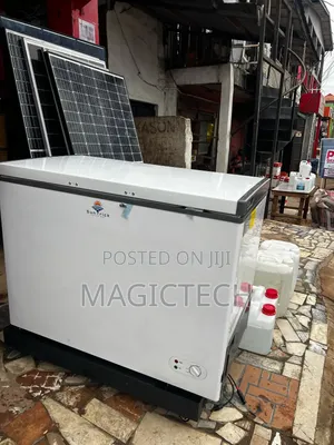 Suntrick 258l Solar Freezer With Inbuilt Battery With Solar Panel