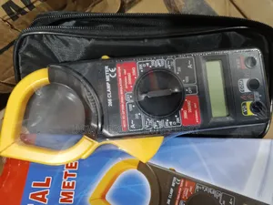 Digital Clamp Meter