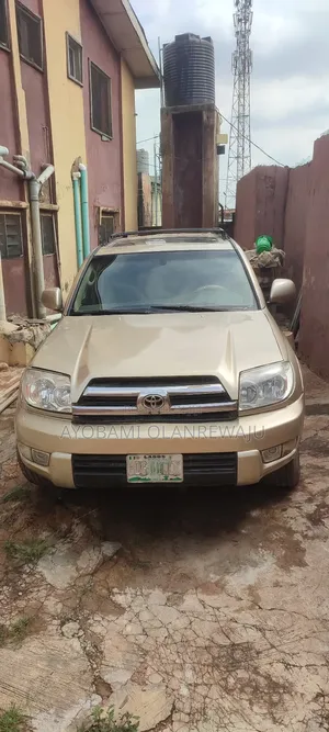 Toyota 4-Runner SR5 V8 2005 Gold