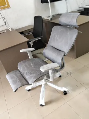 Very Strong Mesh Chair With Relaxing Leg