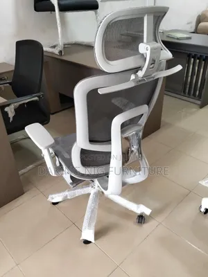 Very Strong Mesh Chair With Relaxing Leg