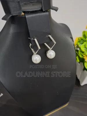 Pearl Earring